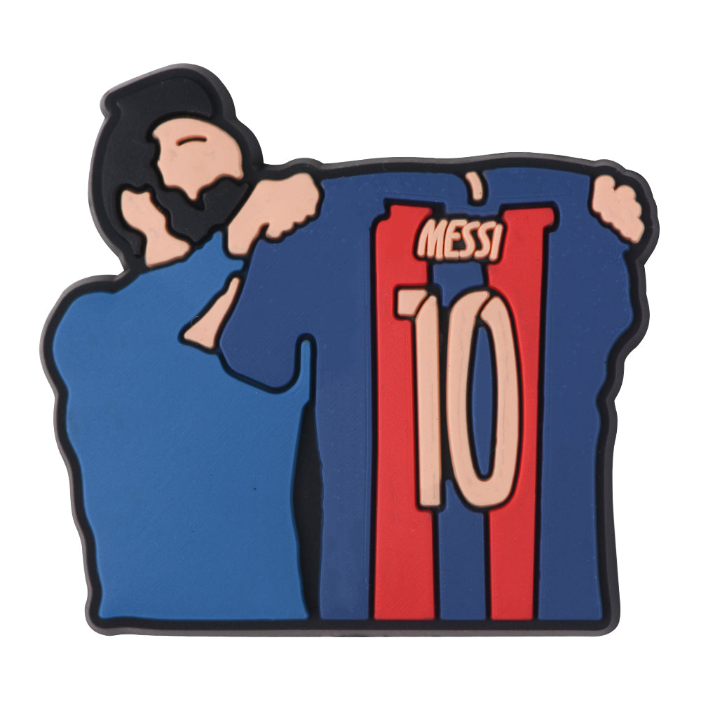 Pin's Messi présentant son maillot floqué 10 pour Crocs, jibbitz foot