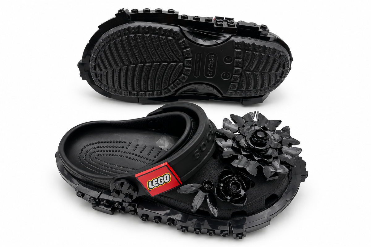Crocs LEGO noir avec fleurs en briques LEGO noires
